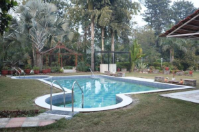 5 bedroom resort with pool.
